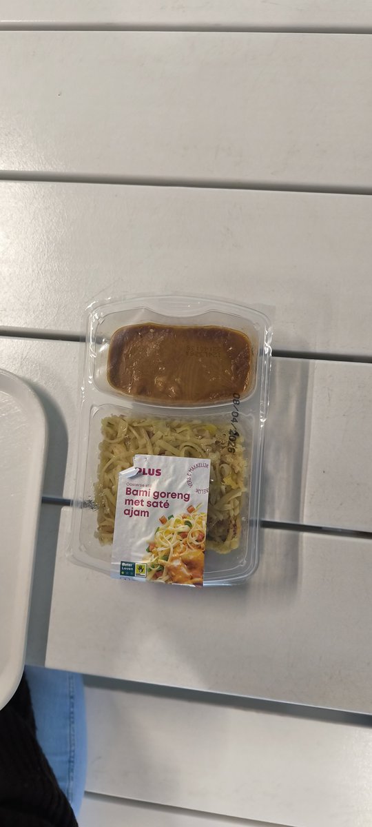 handsomejems's tweet photo. What are they cooking https://t.co/2awXex0yF5