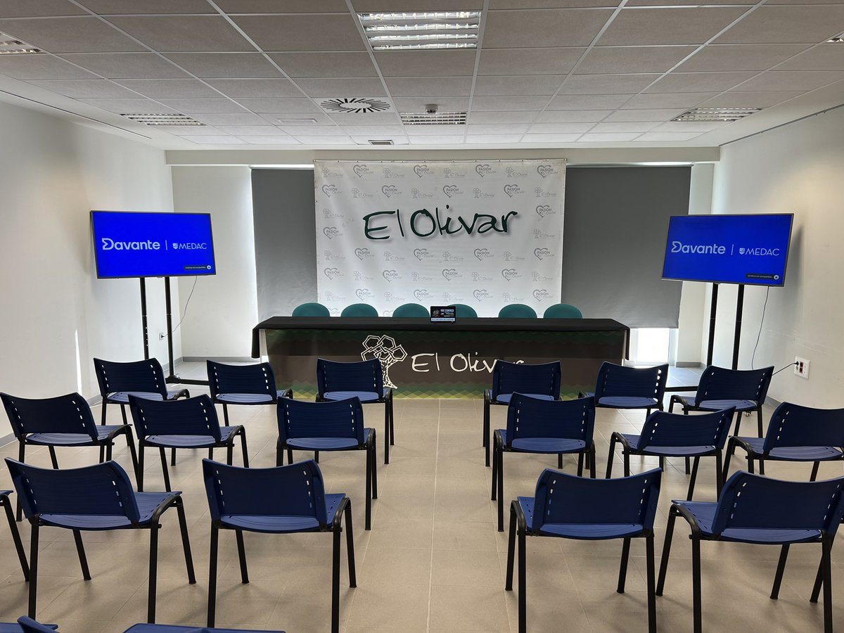 Todo listo en las instalaciones de #ElOlivar para el acto de presentación del XVIII Torneo <a href="/Davante_MEDAC/">Davante MEDAC</a> <a href="/OlivarBasketKDT/">Torneo Cadete DAVANTE MEDAC El Olivar</a> 🏆🏀