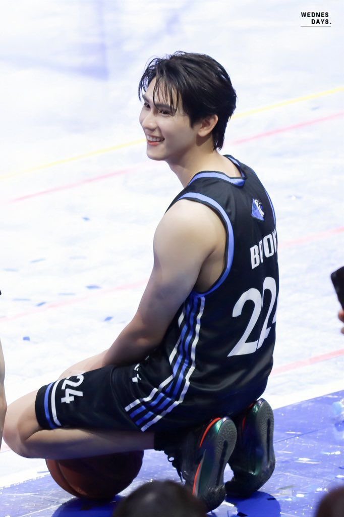 ใครชอบใครก่อน ꒰🍅꒱ ? tweet media