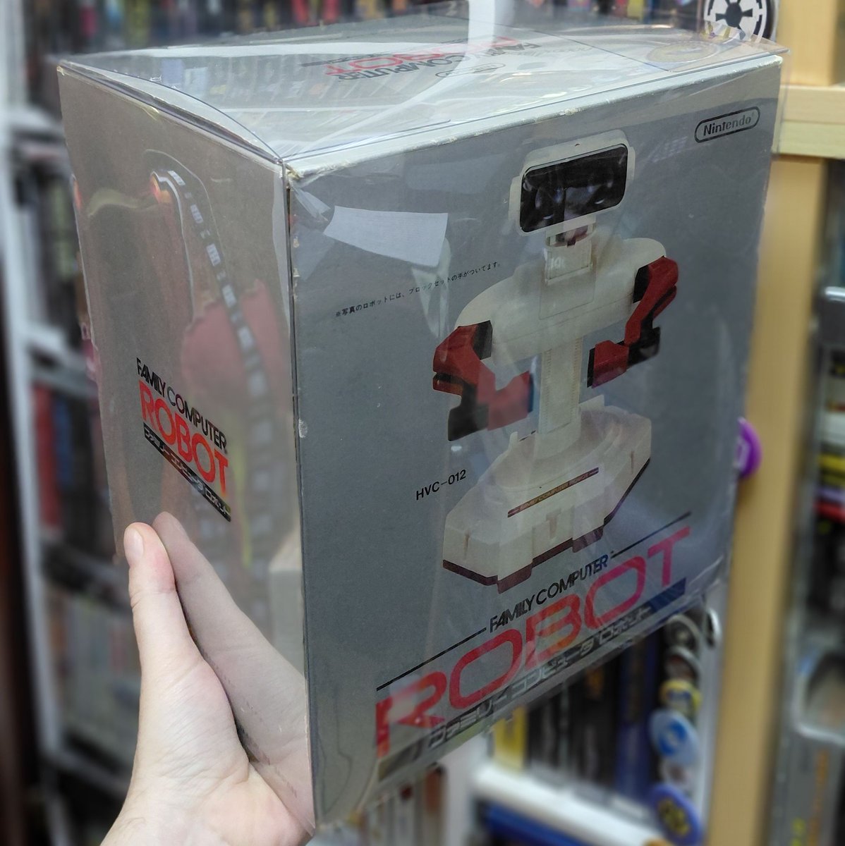 tentaculop's tweet photo. #DIA3 enfundando consolas: Este R.O.B. de #nintendo , al que le hice un video hace años, se merece protección!! #boxprotector https://t.co/7Ba0TFXrBF