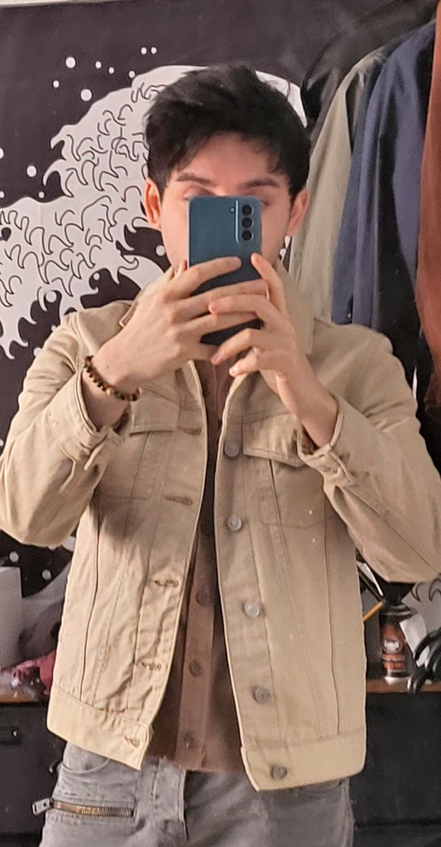 Gonna touch some grASS if you guys dont mind