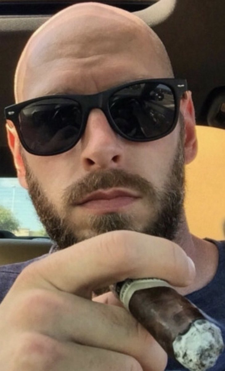 ROBERT_THEBEAR tweet media