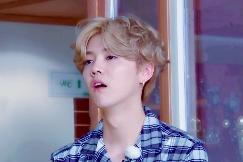 ไหนลองแกล้ง ๆ วางรูปข้างกัน