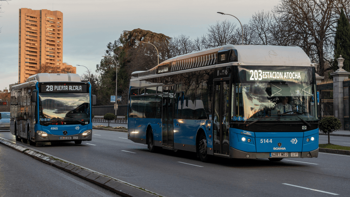 EMTmadrid's tweet photo. 🚍 La evaluación anual de la Carta de Servicios del transporte en autobús urbano que gestiona EMT vuelve a generar resultados positivos en 2025.

✅ La empresa municipal ha superado la totalidad de los indicadores establecidos.

📝 Más, en el #BlogEMT 👉https://t.co/8RDPsEWbwK https://t.co/aKDrM9GN4h