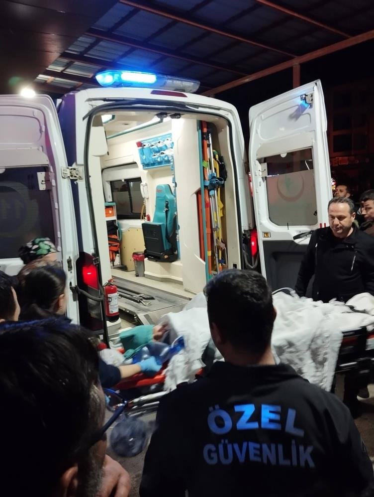 AdilcevazHaber's tweet image. #SONDAKİKA 
CHP'li Görele Belediye Başkanı Hasbi Dede tarafından taciz'e uğradığı iddia edilen ve ardından şüpheli bir trafik kazasında yaralanan 17 yaşındaki Tuana T. hayatını kaybetti. Allah belanızı versin. CHP Türkiye'nin sorunudur. 
#chp #hasbidede #akparti