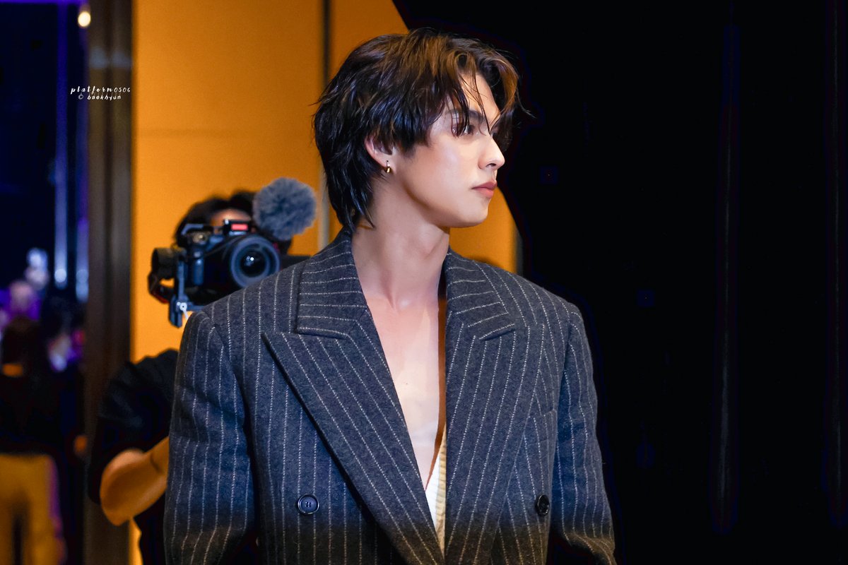 platform0506's tweet photo. 240625 Burberry 
#วชิรวิชญ์ชีวอารี #bright 
#만우절 #AprilFoolsDay https://t.co/GoVYXkczLk