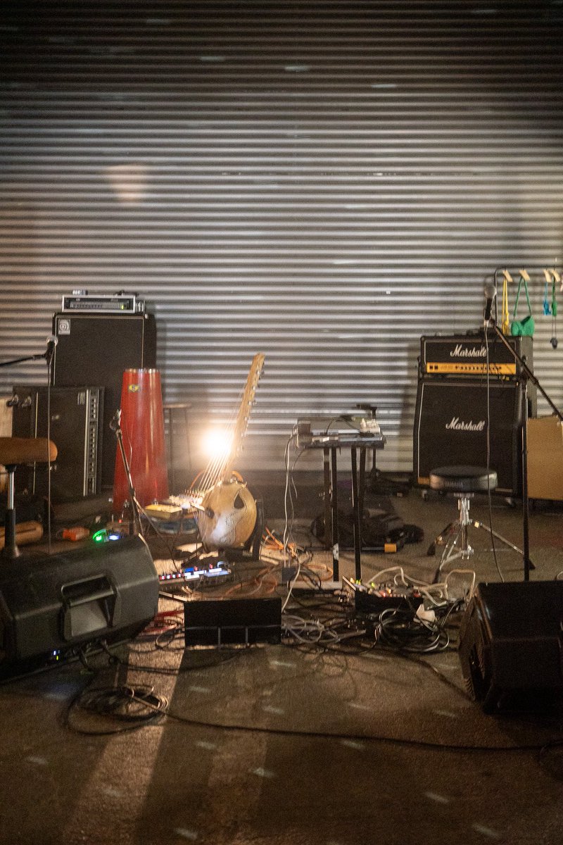 mitchel__'s tweet photo. 万珍音楽祭 at mangosteen hokuto &amp; GASBON METABOLISM

カレーもパンもドーナツもコーヒーも全部美味しかったから、今度から『美味しい音楽祭』ってタイトルにしたら良いと思った。 https://t.co/yEMZQQbcY3