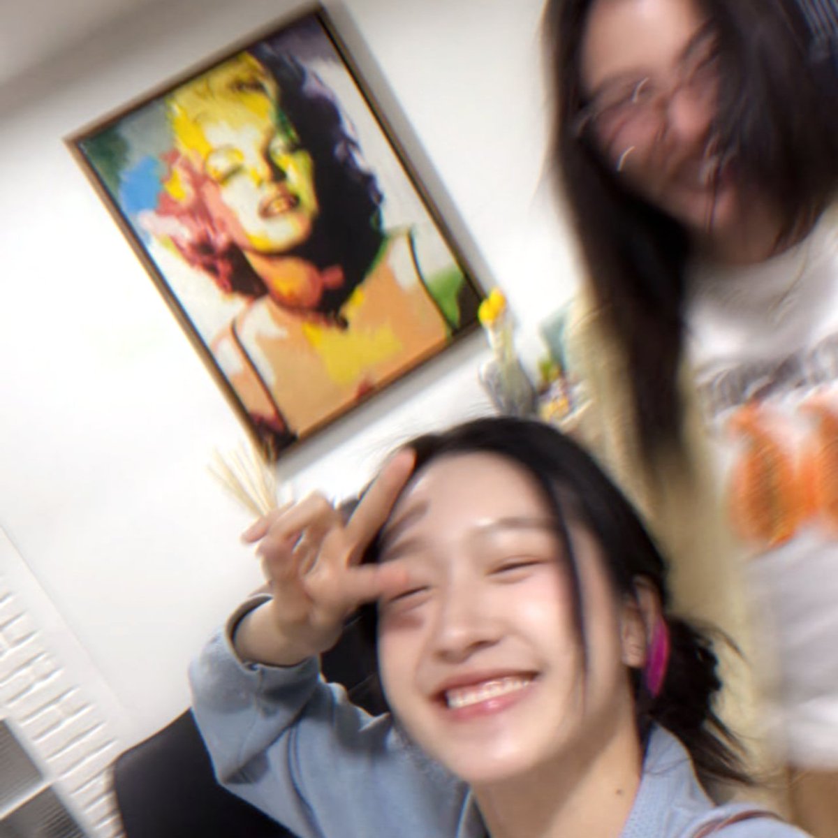 ⠀⠀ ‹ ⠀⠀ # ⠀⠀ . ⠀⠀⠀⠀updαte ⠀⠀⠀ ꕤ

Lo increíble que es despertar junto a ti y sentirme la mujer más amada, más afortunada y más feliz de este jodido planeta no tiene precio. Amo que seas tú, amo que seamos nosotras. Nosotras y nuestra pequeña banda de rock. 🌺🌻