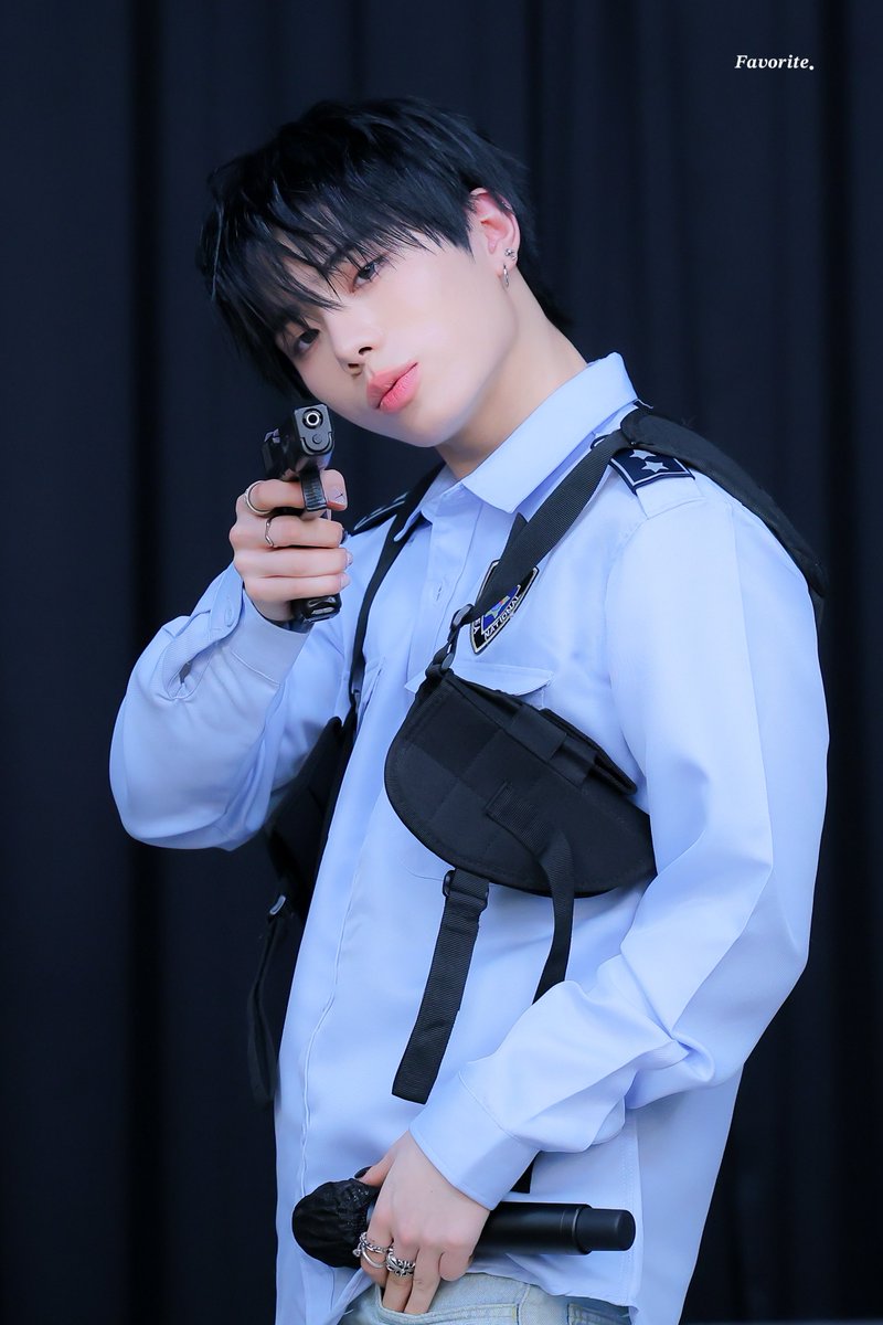 𝑭𝒂𝒗𝒐𝒓𝒊𝒕𝒆. tweet media