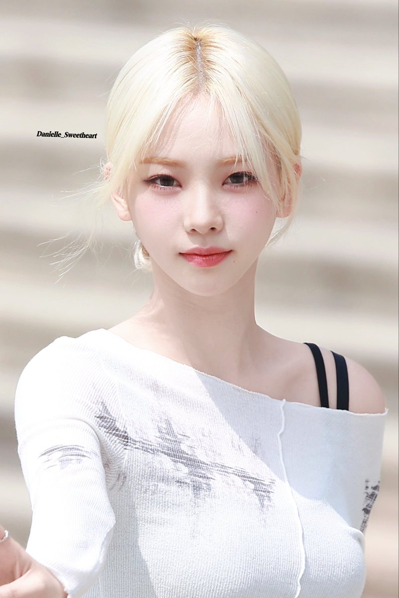 Danielle_Sweetheart tweet media