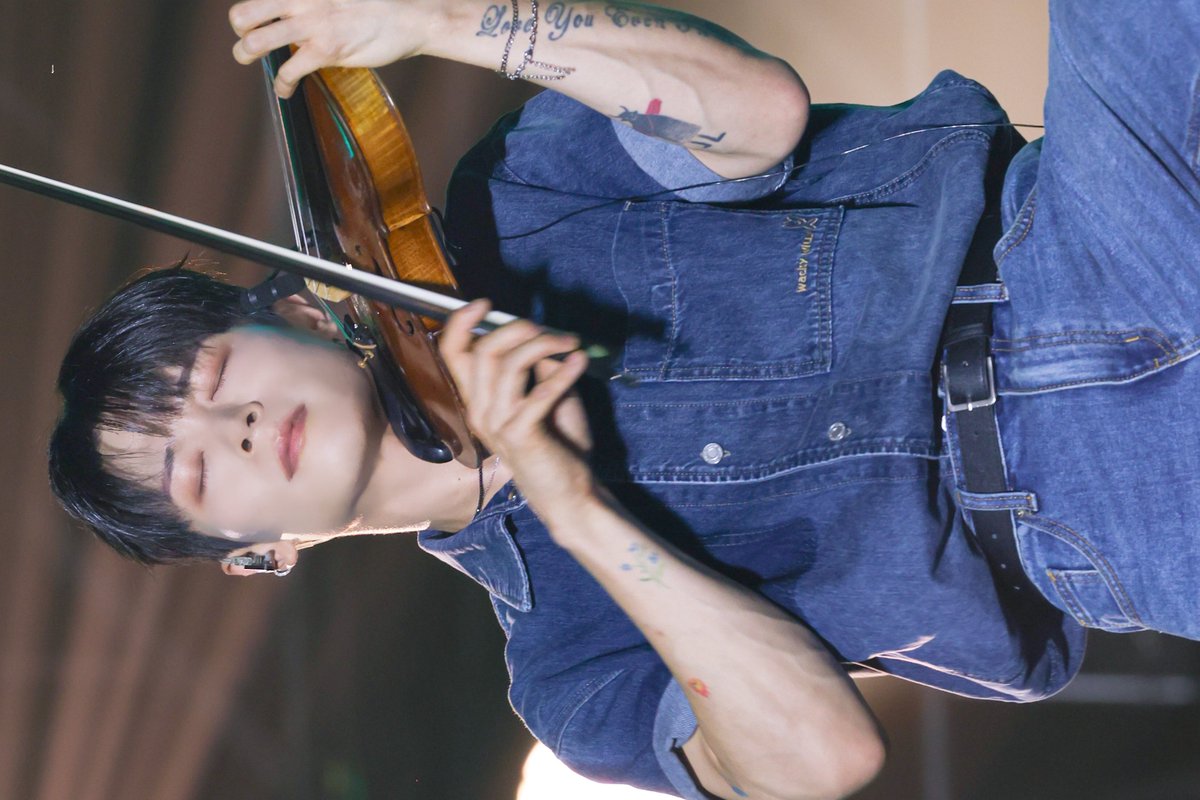 𝖲𝗉𝗋𝗈𝗎𝗍. tweet media