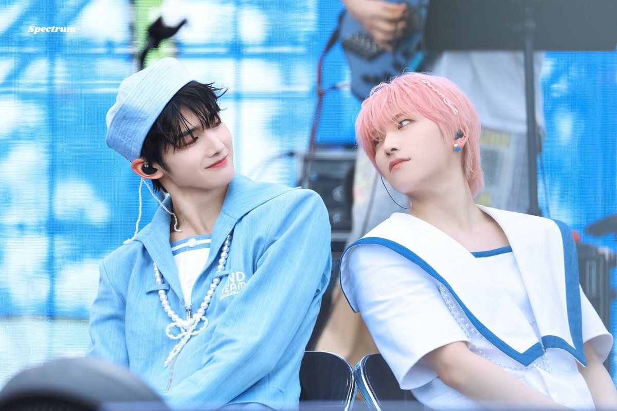 𝙎𝙥𝙚𝙘𝙩𝙧𝙪𝙢- tweet media