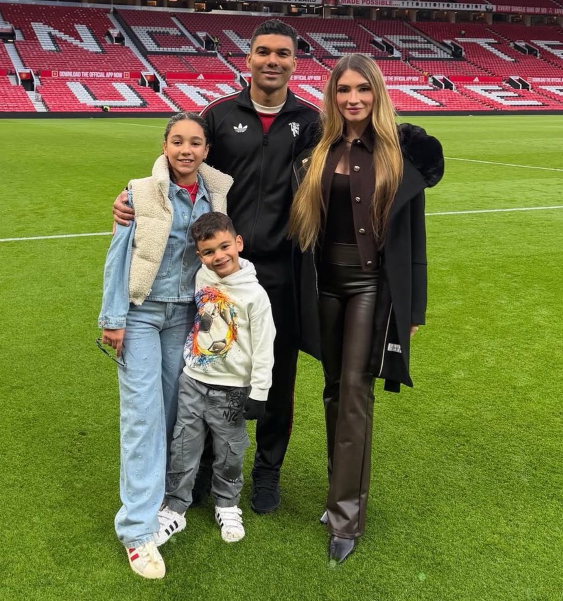 Utdtruthful's tweet photo. 🚨🗣️ Casemiro: “I am hoping not to CRY on my last day, as it is such a beautiful experience.

“My wife already cried, the other day, when the fans were asking for one more year. 

“So, I just want to enjoy it, enjoy all the moments and I will be a United fan for the rest of my LIFE.” ❤️🥹