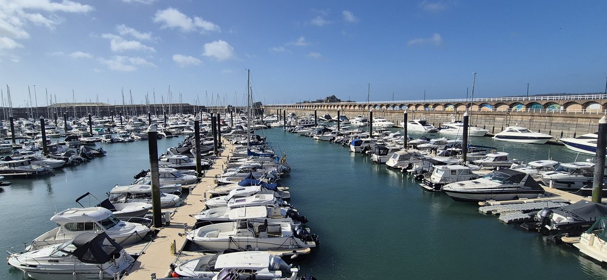 misswolfi's tweet photo. St Hellier Harbour https://t.co/eX2g78OEPH