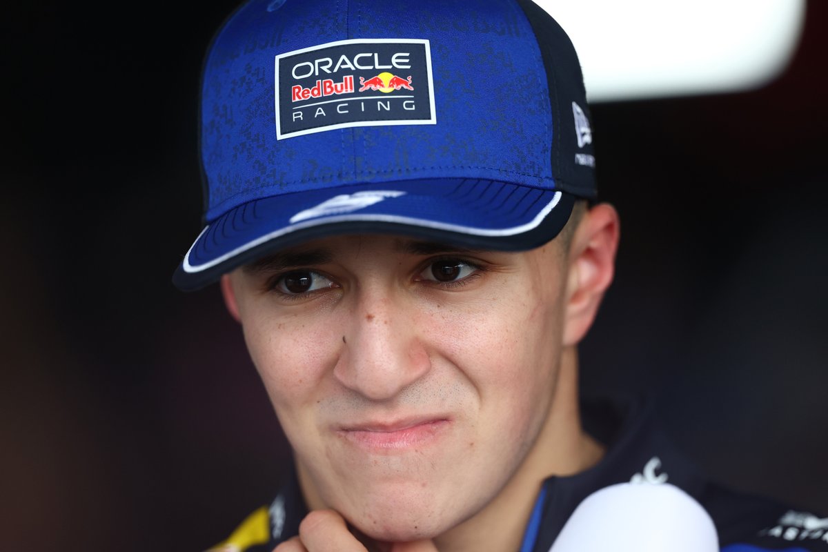 Isack Hadjar foi direto sobre a situação da Red Bull😬

“Não é bom.”

Após o GP do Japão, o piloto admitiu o clima pesado na equipe, que enfrenta dificuldades para acompanhar os rivais neste início de temporada.

#F1noBP #F1 #JapaneseGP