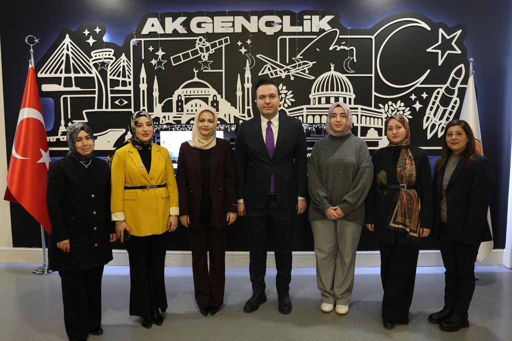 📍AK Parti Genel Merkezi

Mehir Aile Platformu Ankara İl Temsilcisi Bahar Yıldız ve Yönetim Kurulu Üyelerini Genel Merkez’imizde ağırladık.

Çalışmalarında başarılar diliyor, nazik ziyaretleri için teşekkür ediyorum.