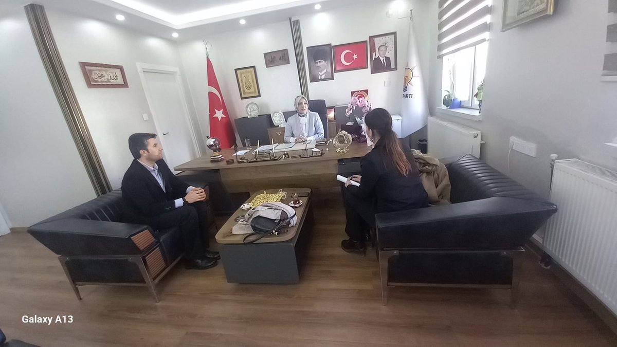 İl Kadın Kolları Başkanımız <a href="/zerrin_alpaslan/">Zerrin Alpaslan</a>, İl Başkanlığımızda misafir ettiğimiz kıymetli hemşehrilerimizin talep ve önerilerini dinledi. Güler yüzü ve samimi sohbetiyle her bir vatandaşımızla gönül bağı kurdu.

<a href="/tugbaisikercan/">Tuğba IŞIK ERCAN</a> <a href="/ArvasAbdulahat/">Abdulahat Arvas</a> <a href="/AKKADINGM/">AK Parti Kadın Kolları</a> <a href="/AK_PartiVan/">AK Parti Van</a>