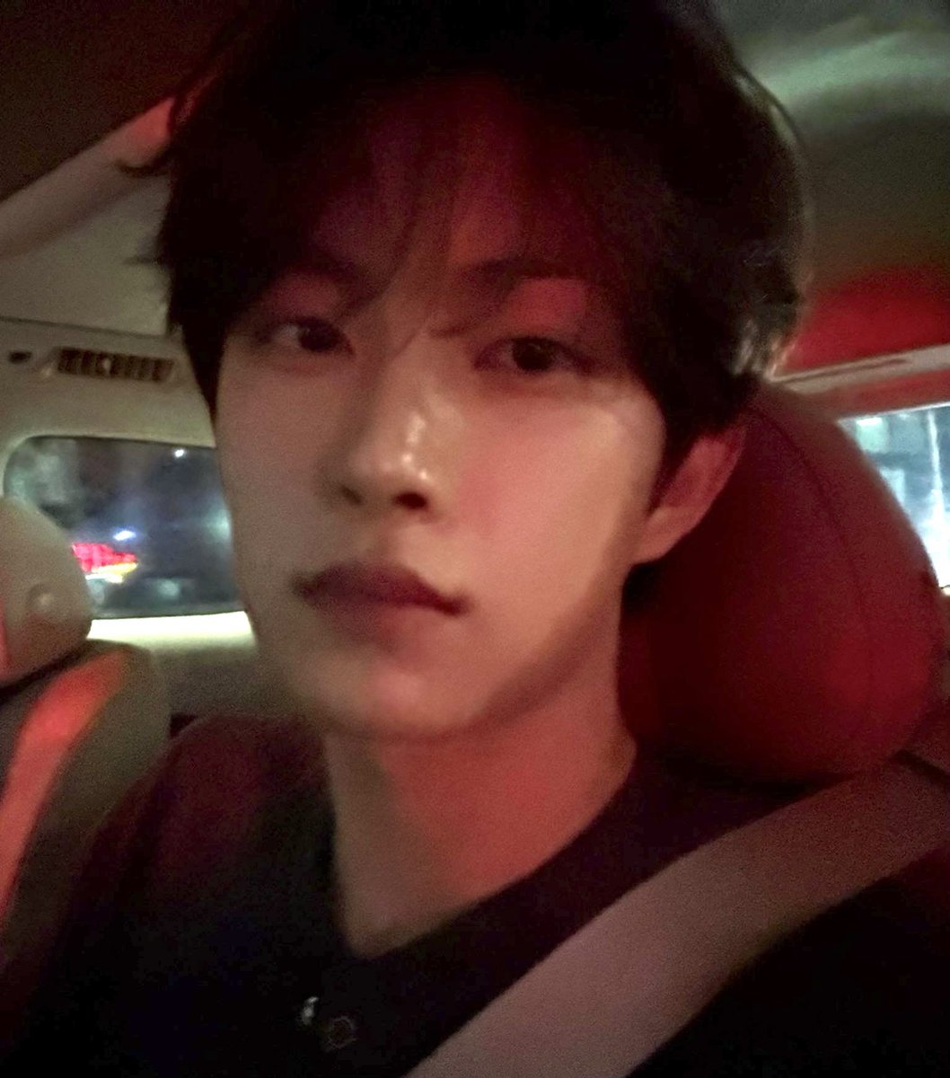 iheartgeonwoo's tweet photo. light blurry vs dark blurry pics :D

#ALLYZSELCADAY #AZSD #ALLYZ #ALPHADRIVEONE  #ALD1  #알파드라이브원 #알디원 #GEONWOO #KIMGEONWOO #김건우 @ALD1_official https://t.co/ealIFmfpyU