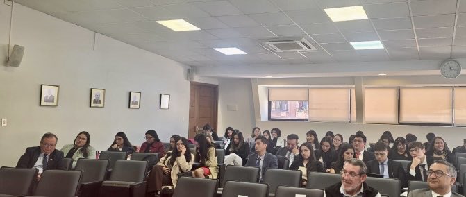 academia parlamentaria tweet media