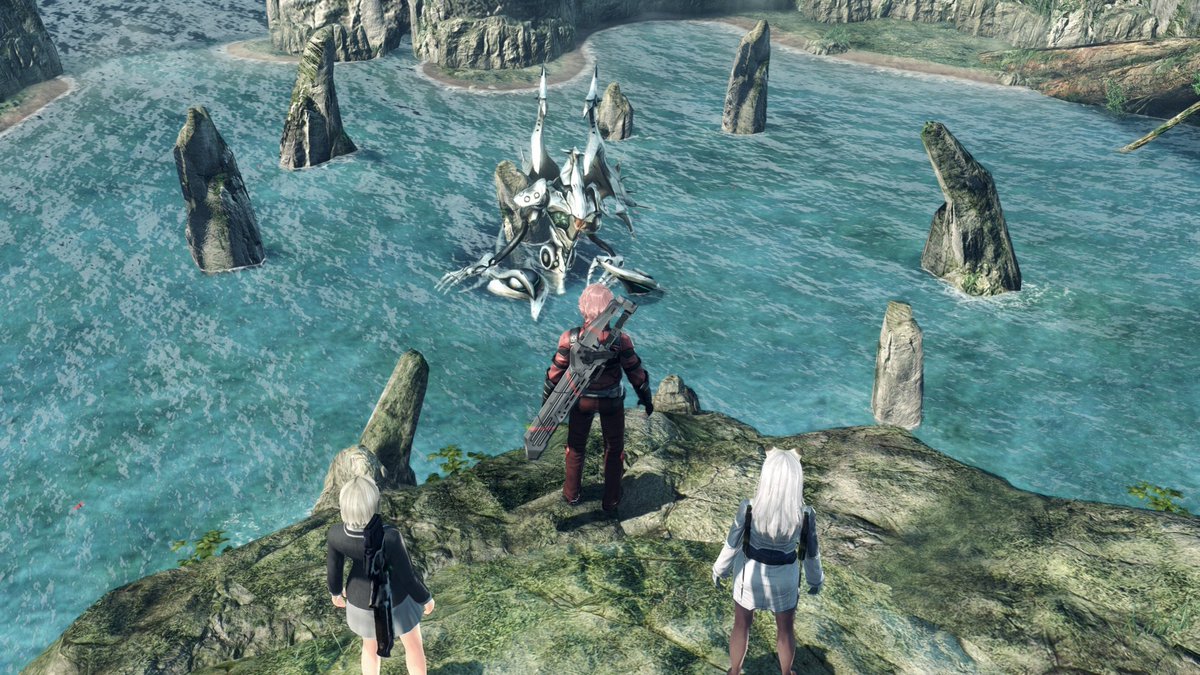 遠くに置き物みたいな建造物があるな〜(棒)