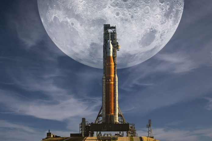 CuriosityonX's tweet photo. 【Breaking 🚨】

T-minus 31 hours, 29 minutes, and 0 seconds! ⏱️

We are going back to the Moon.

Artemis II launch at 6:24 pm ET on Wednesday 🚀 https://t.co/CjVpfuulMK
