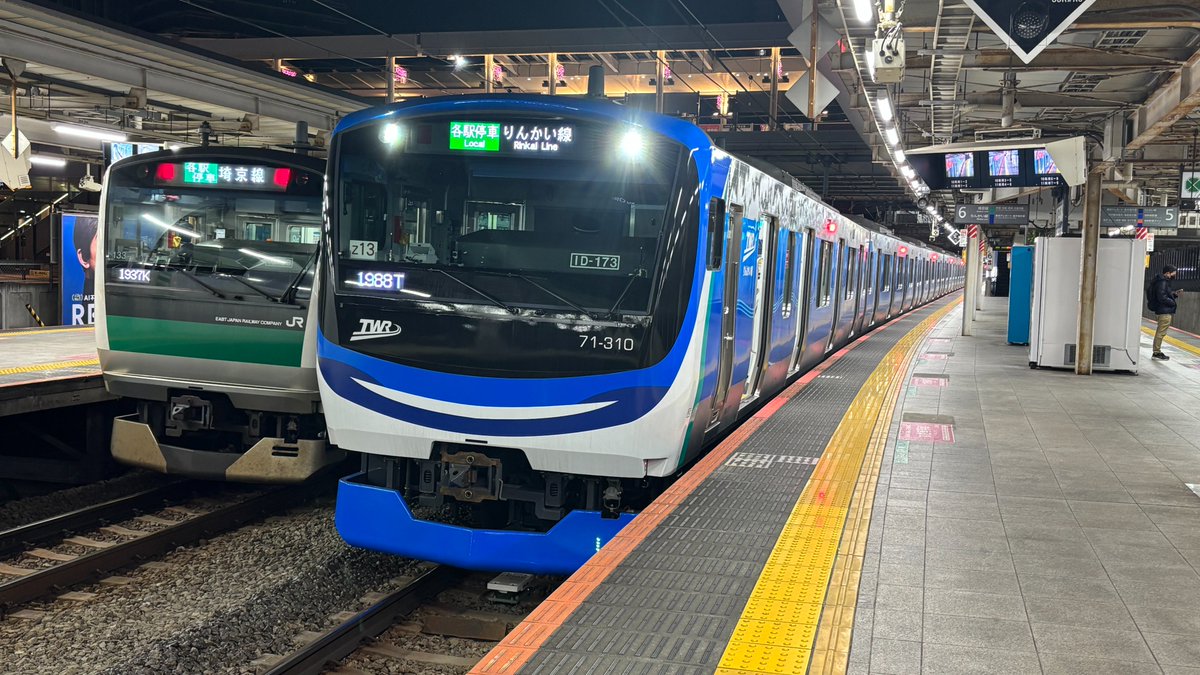 とっぽ(とっぽ・ハエ28ニッパ連合 大主宰)、松井ドラマー tweet media