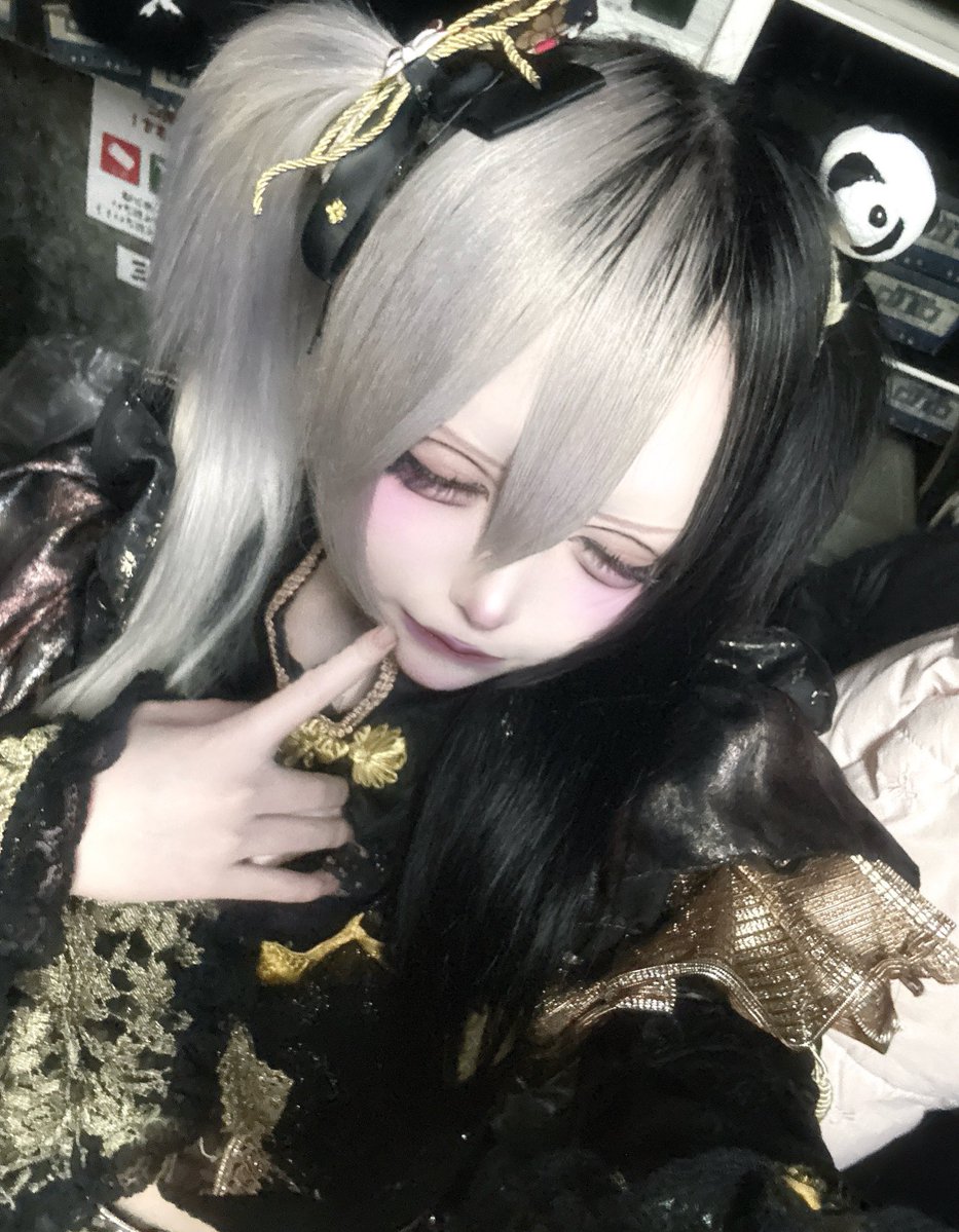 琥珀 トワ tweet media