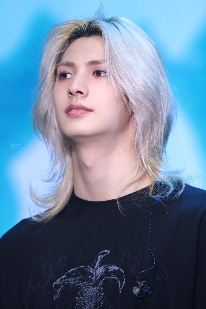 ᴏɴ sɪᴅᴇ tweet media