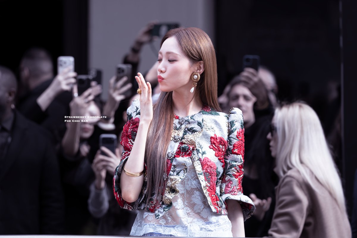 berrychocosan's tweet photo. 260228 Dolce &amp; Gabbana

돌가 여신 성경웅니 ❤️

#이성경 #LEESUNGKYOUNG https://t.co/UJUA47vcpn