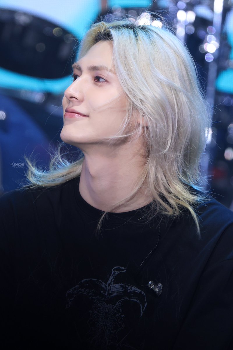 ᴏɴ sɪᴅᴇ tweet media