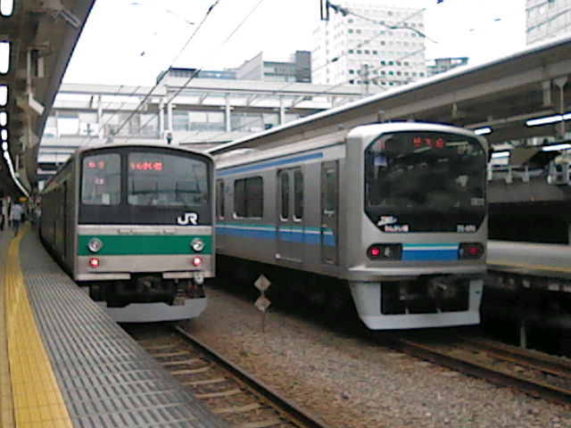 とっぽ(とっぽ・ハエ28ニッパ連合 大主宰)、松井ドラマー tweet media