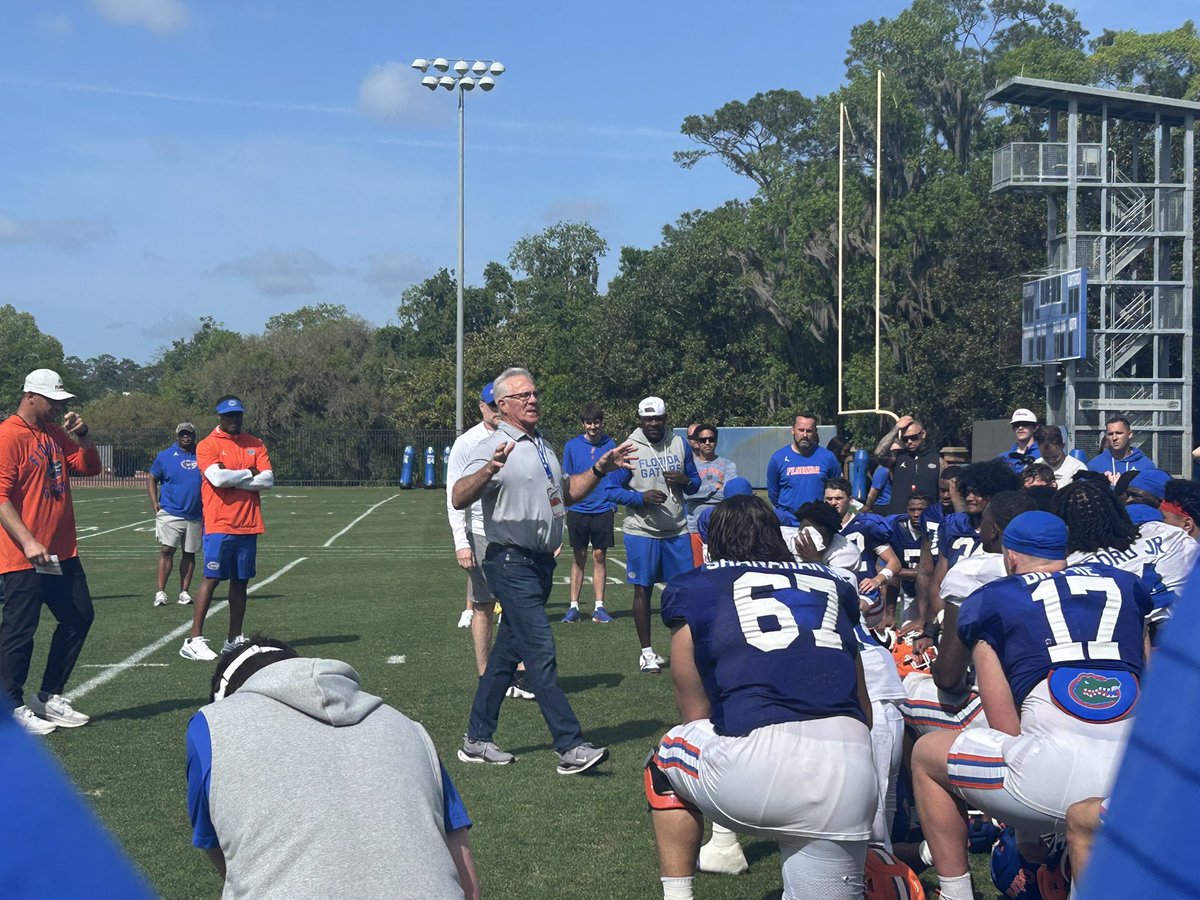 Former Florida Gators head coach Ron Zook addressing the team after ...
