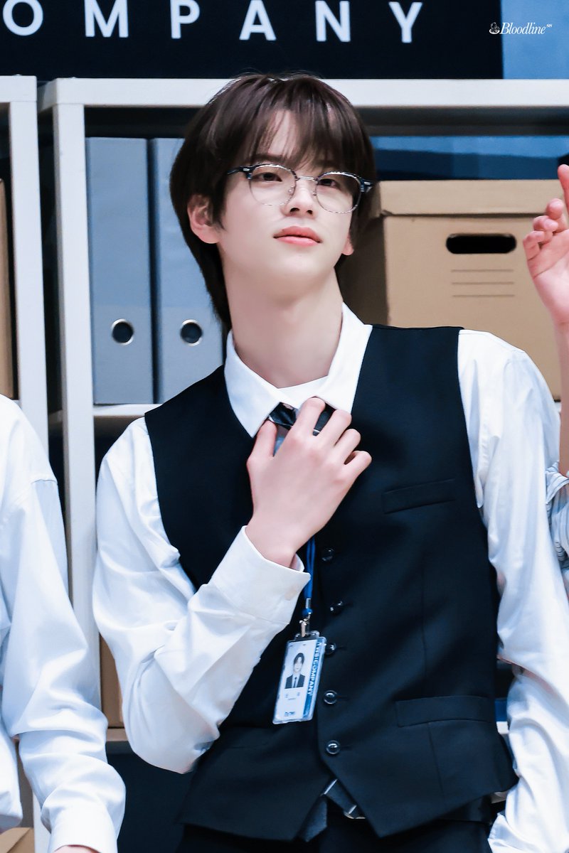 Bloodline⁹⁸ tweet media