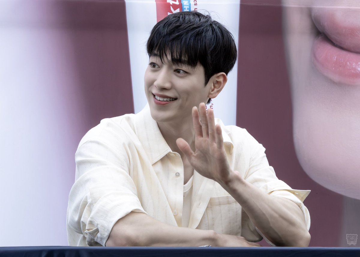 스폰지밥 tweet media