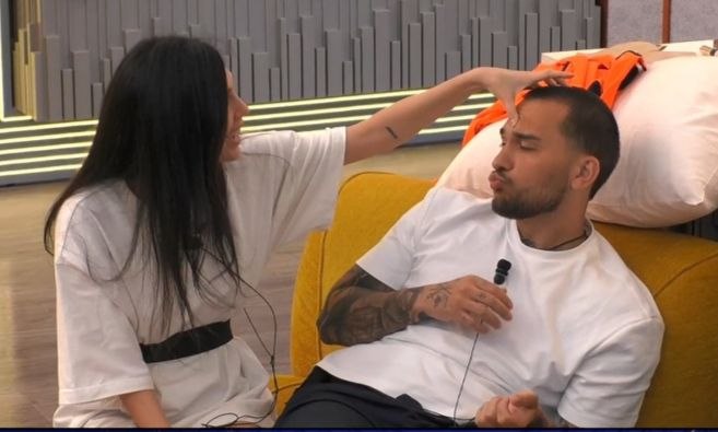 amacoud97's tweet photo. https://t.co/axVTQlRsNh
Entrate nel nostro gruppo telegram!
@GrandeFratello  
#grandefratellovip #gfvip
#raumires #bluettine https://t.co/yAj92SSL8i