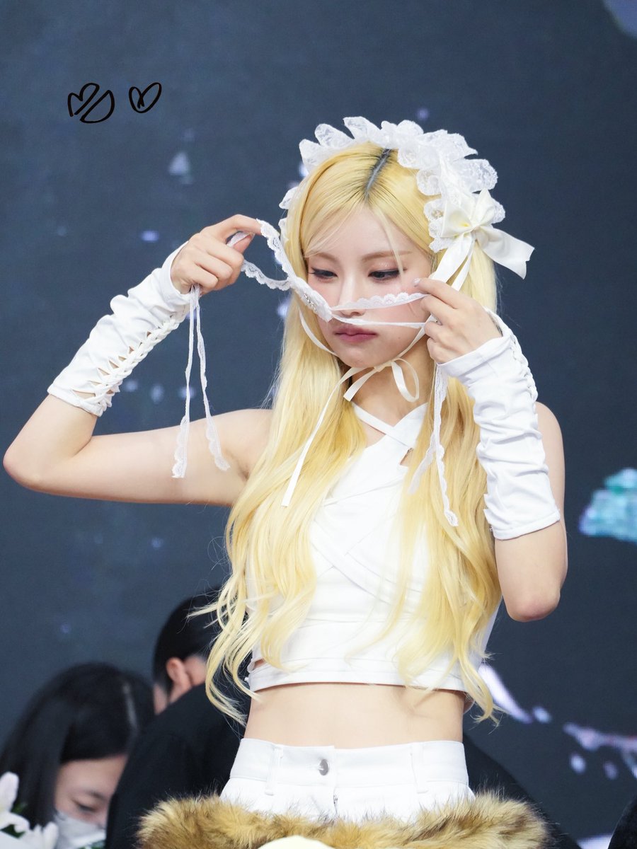 여러분이 본 예지  
vs
실질적인 바보 예지

#AprilFoolsDay #YEJI #예지 
#ITZY #있지