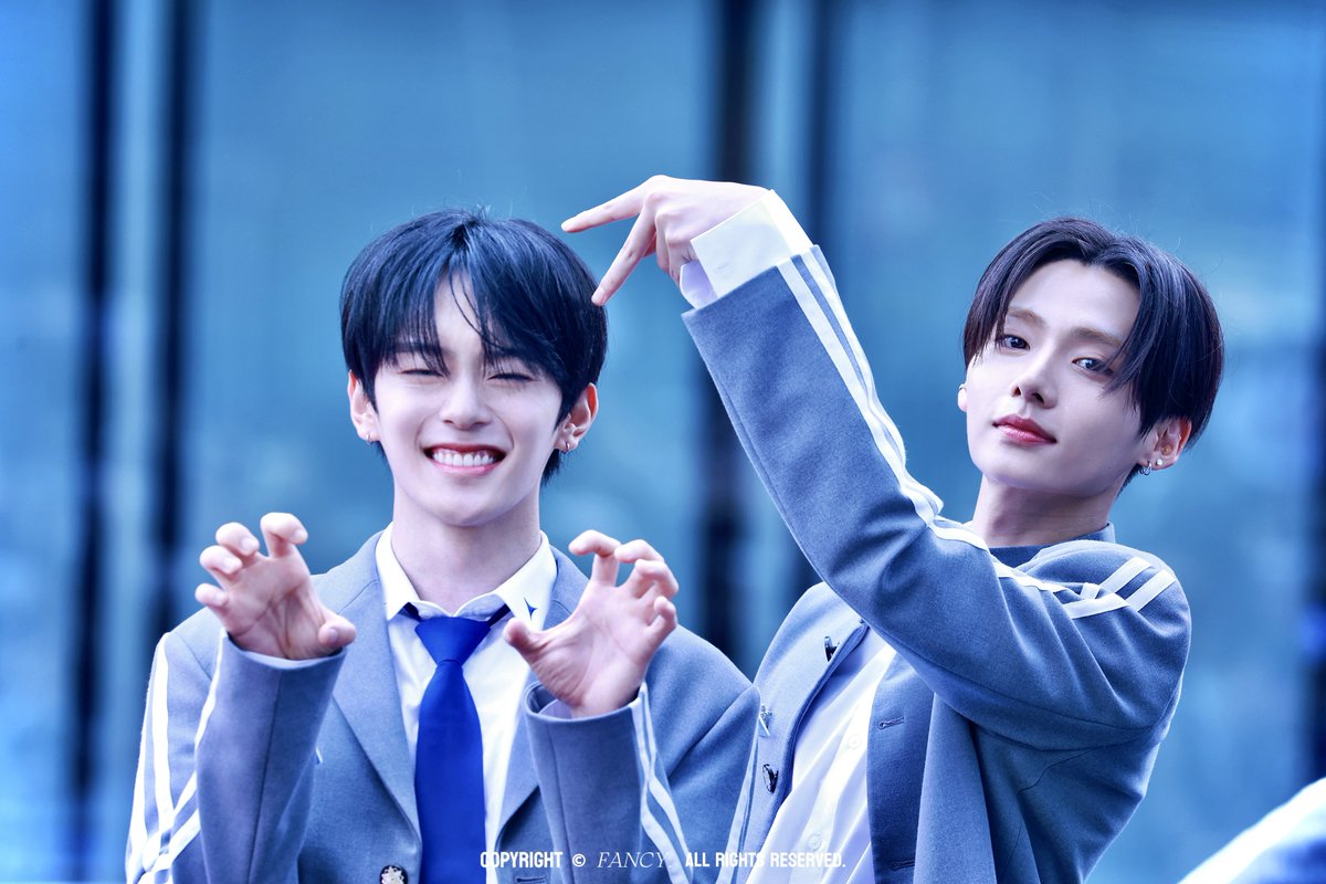 𝐹𝐴𝑁𝐶𝑌. tweet media