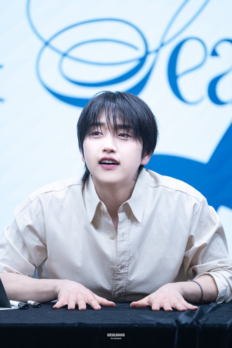 260328 애플뮤직 시그 대면

#B1A4 #산들 #SANDEUL