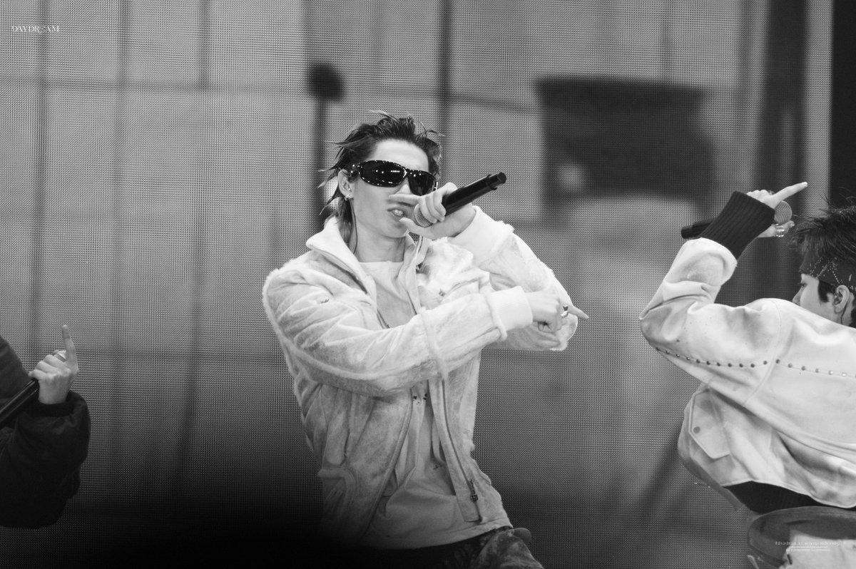 𝐷𝑎𝑦𝑑𝑟𝑒𝑎𝑚. tweet media