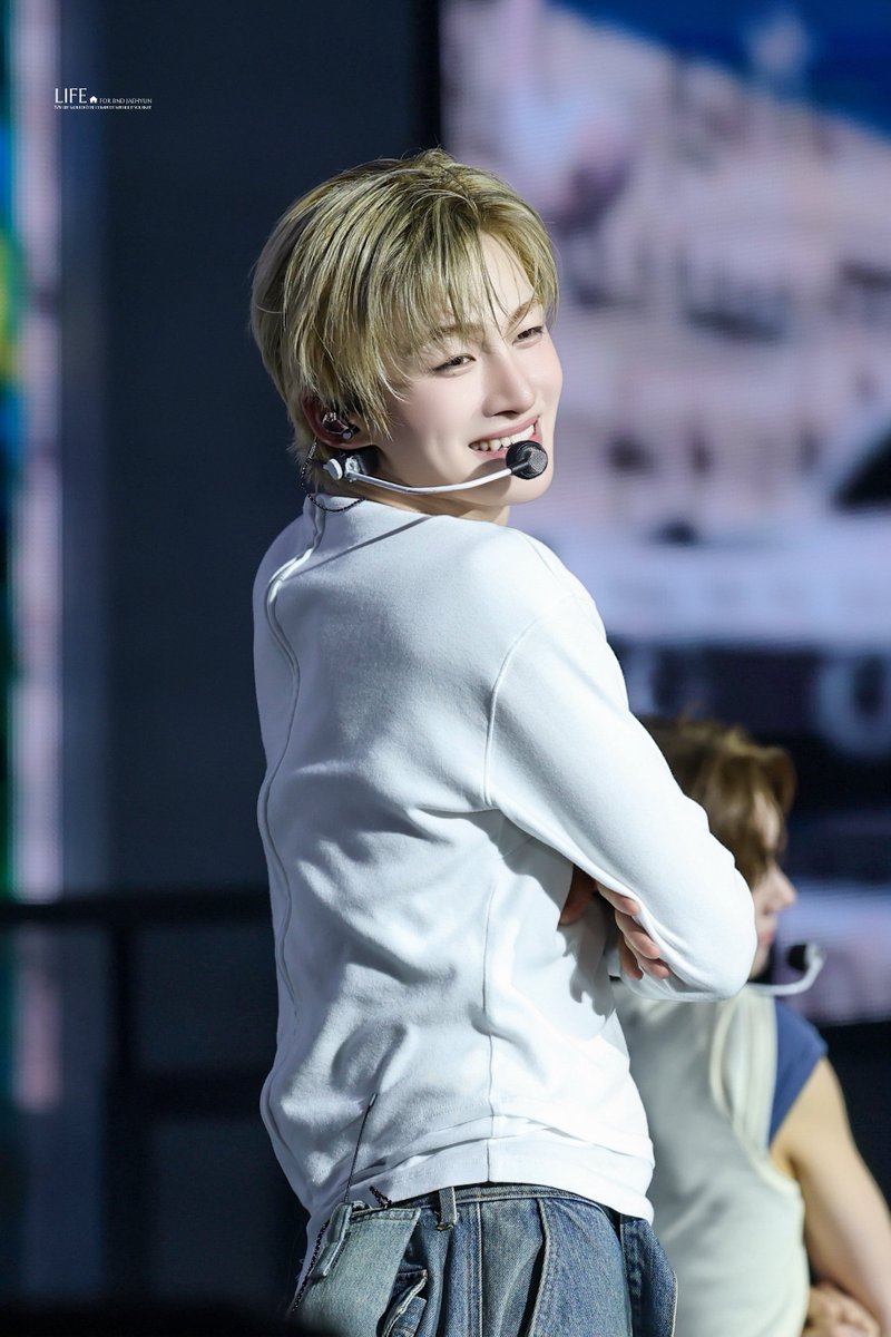 ๐๐๐๐ tweet media