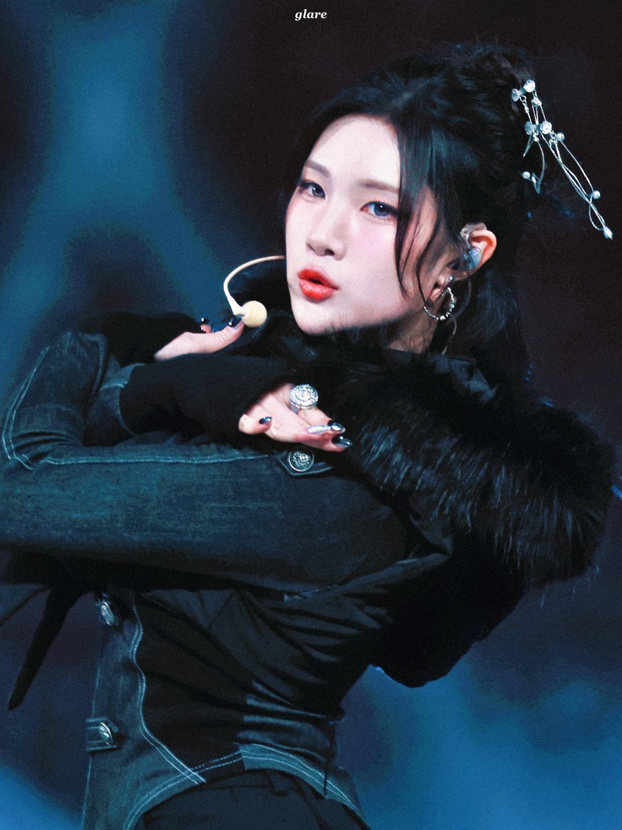 𝙂𝙇𝘼𝙍𝙀 tweet media