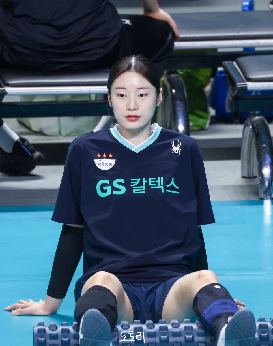 도토리 tweet media