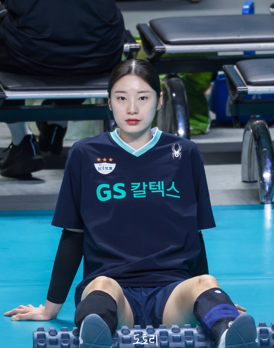 도토리 tweet media