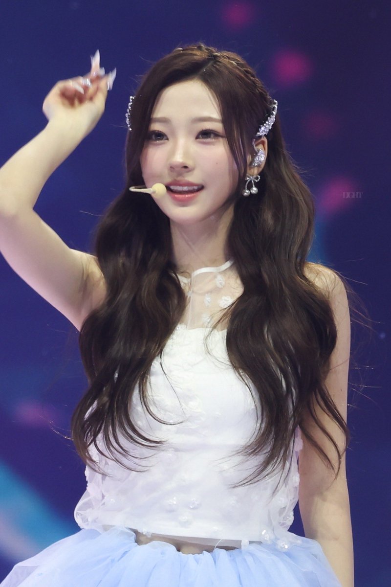 𝐋𝐈𝐆𝐇𝐓 tweet media