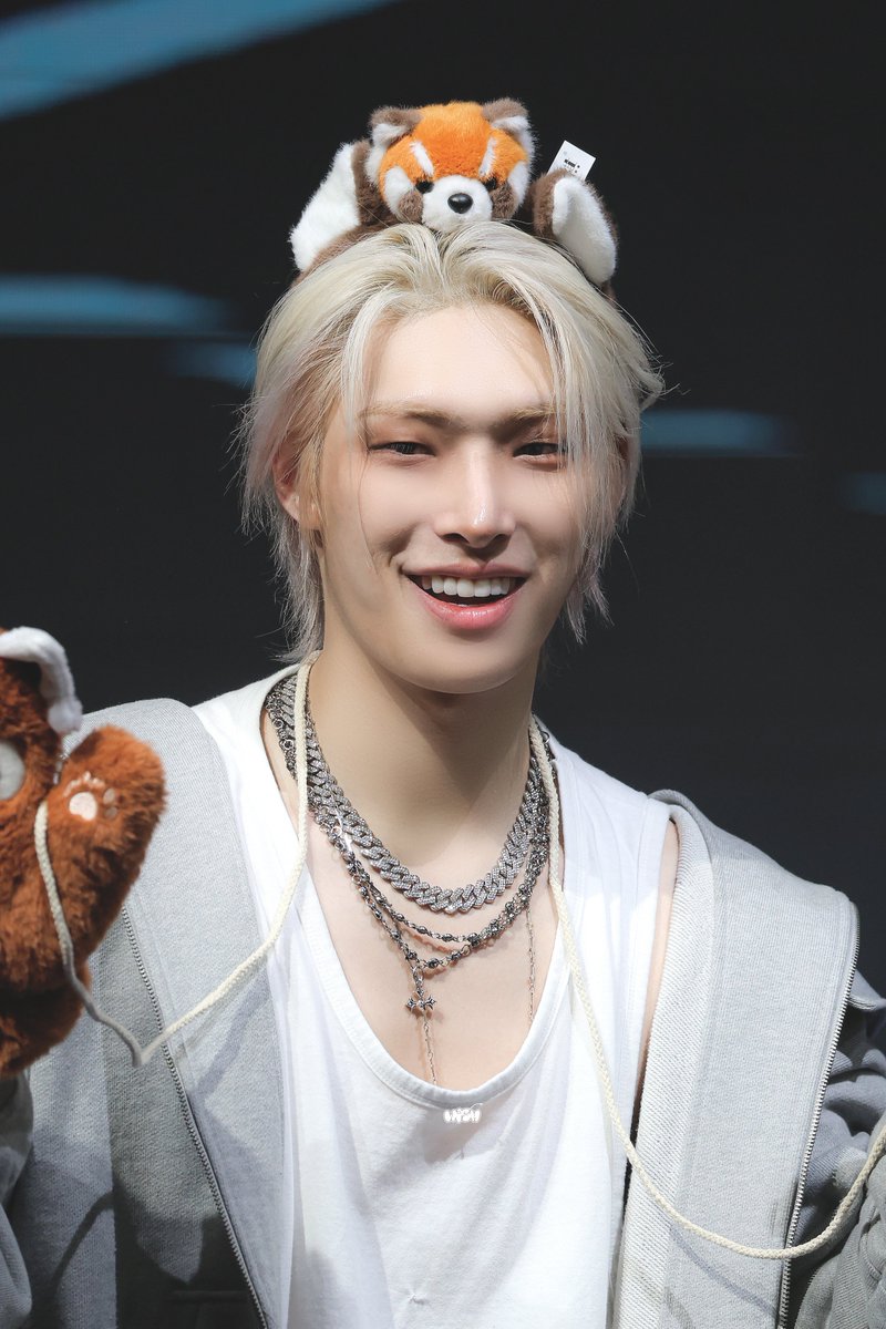 ᴡɪsʜ tweet media