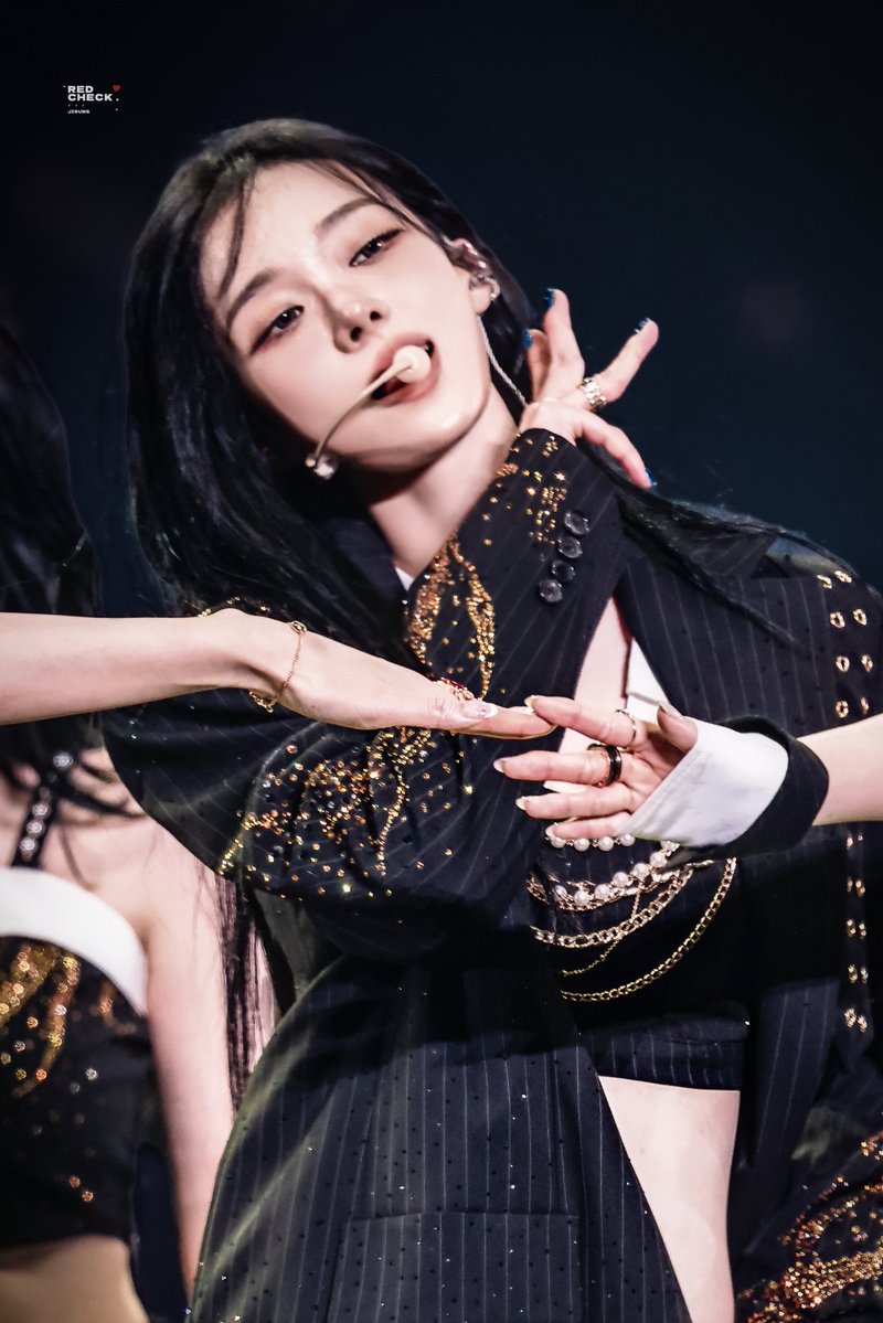 redcheckJS's tweet image. 250829 SYNK : AEXIS LINE IN SEOUL D1

#AprilFoolsDay
#윈터 #winter #에스파 #aespa