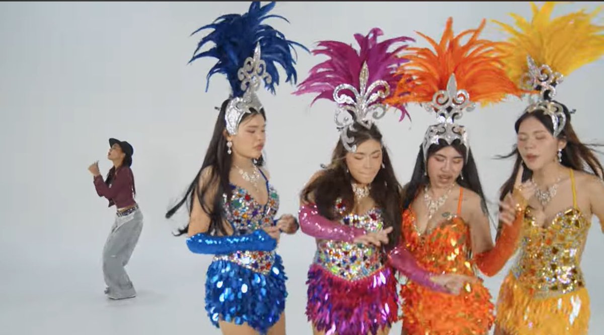 M.Yo 🌙 tweet media