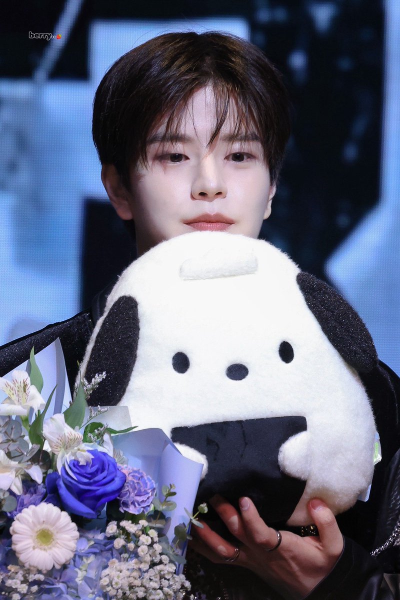 berry..🍓 tweet media