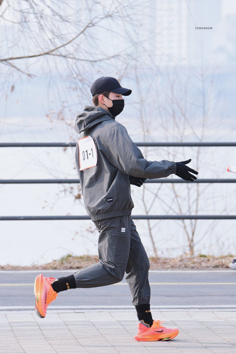 내일/tomorrow tweet media