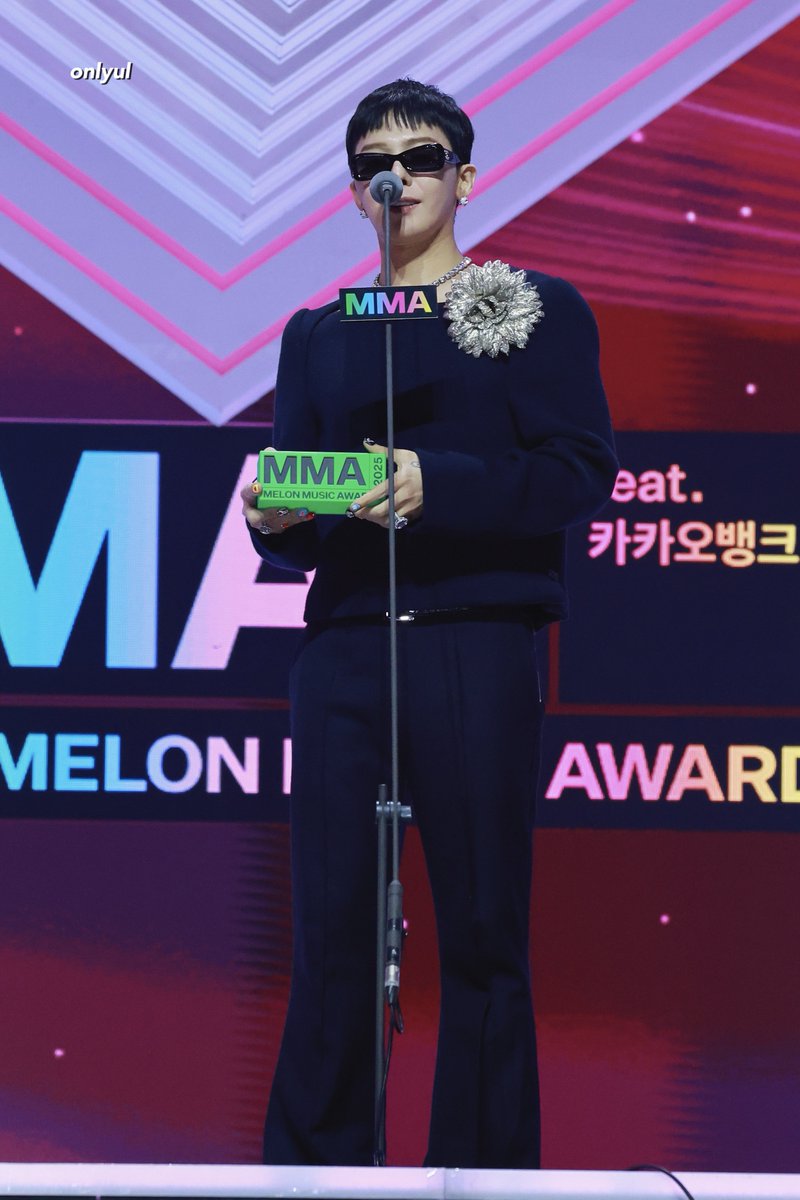 onlyul_060121's tweet image. 251220  MMA

#AprilFoolsDay #만우절
#GD #GDRAGON #지드래곤 
 #ジヨン #權志龍